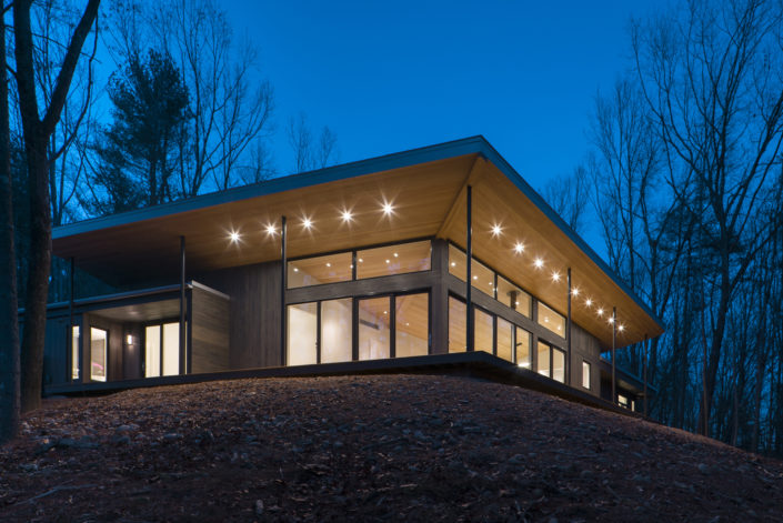 Lantern Ridge House by Studio MM Architect
