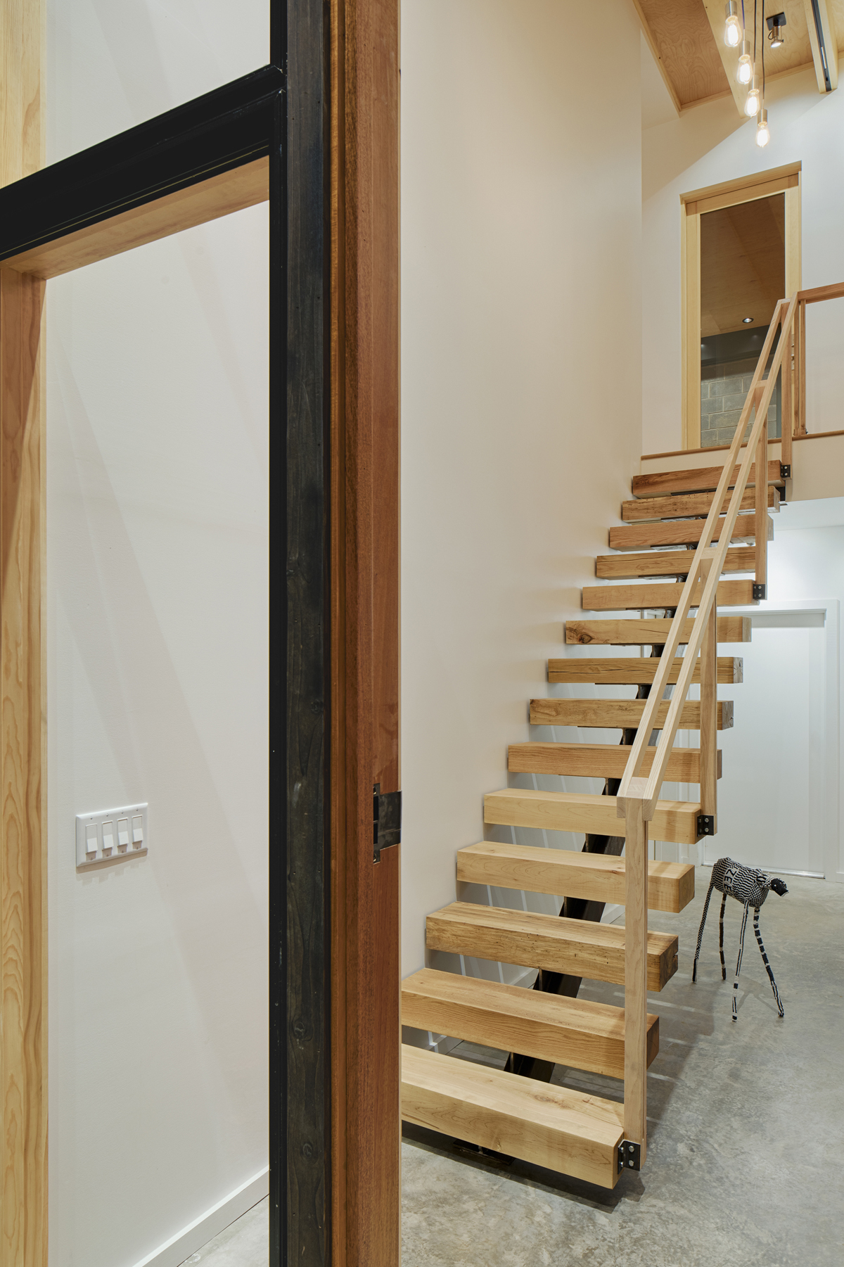 TinkerBox - Modern Staircase Design